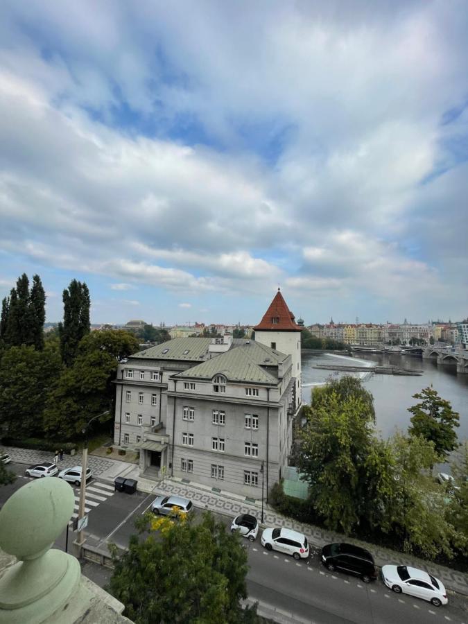 Janackovo Nabrezi 19 - Riverside Residence Prag Eksteriør billede