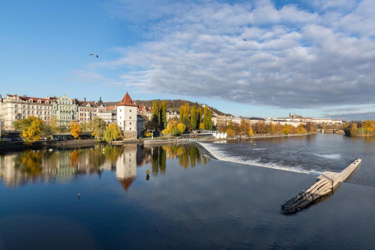 Janackovo Nabrezi 19 - Riverside Residence Prag Eksteriør billede