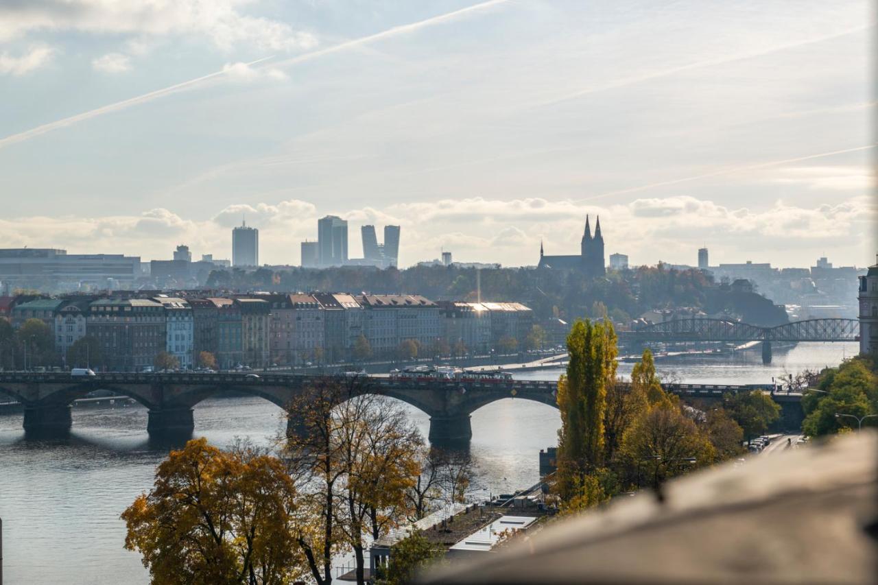 Janackovo Nabrezi 19 - Riverside Residence Prag Eksteriør billede