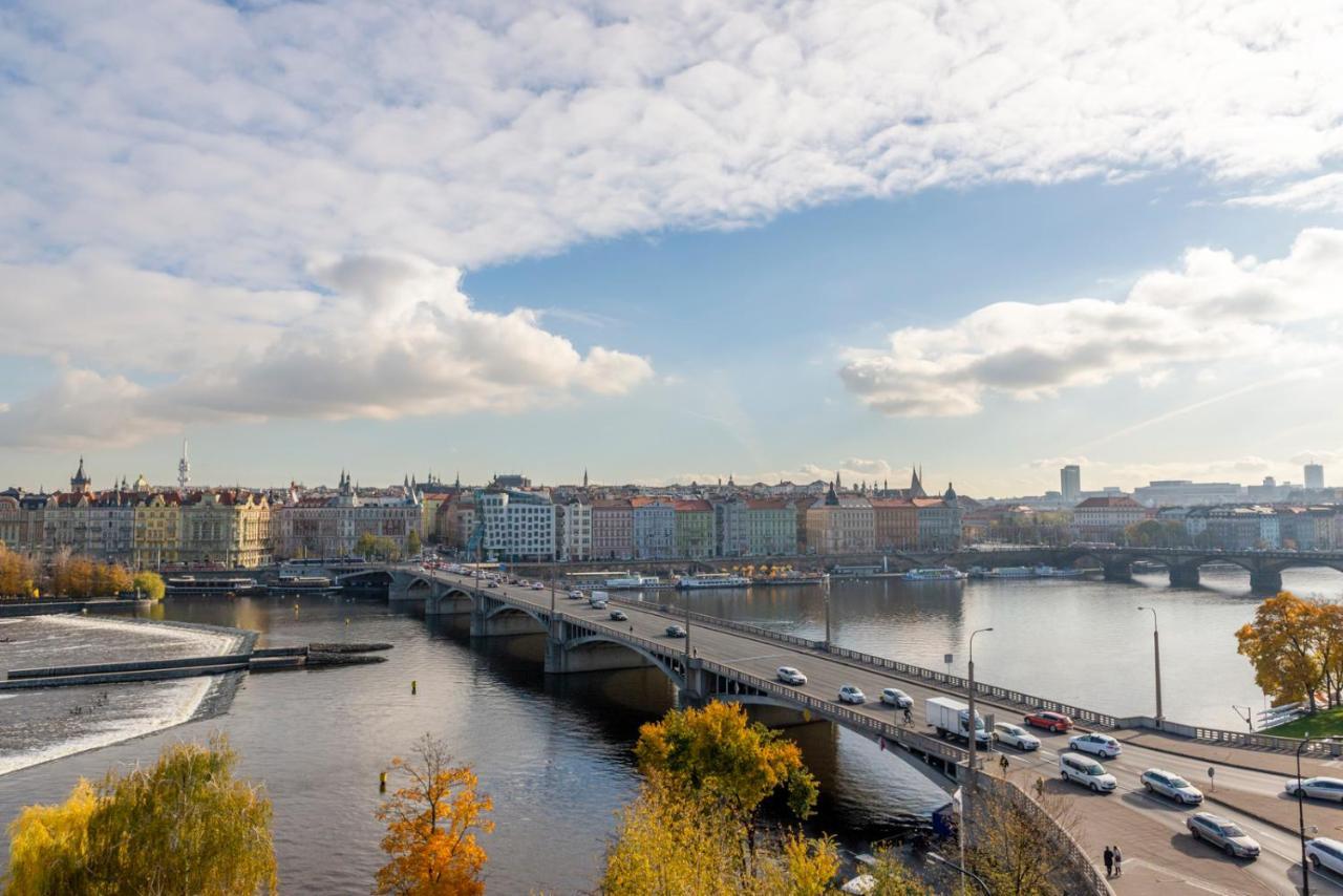 Janackovo Nabrezi 19 - Riverside Residence Prag Eksteriør billede